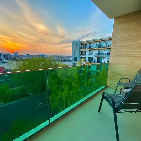 Brand New Beachfront Appartement Năvodari
