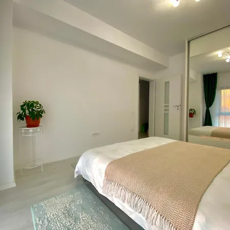 Brand New Beachfront * Năvodari