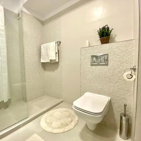 Brand New Beachfront Appartement Năvodari